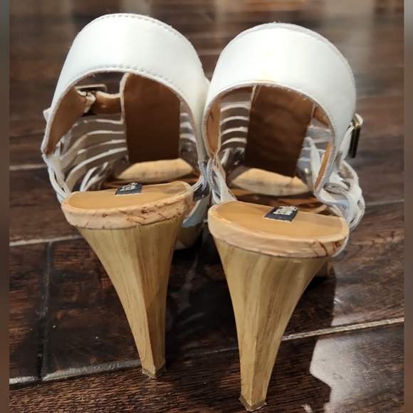 Libby Edelman leather 4" platform heel, size 7.5 - Picture 4 of 4